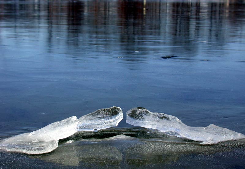 ice crackline, symmetry